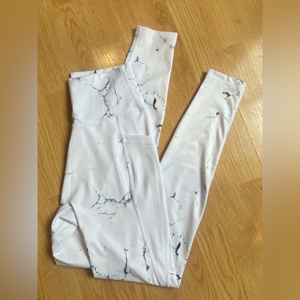 Buff Bunny Marble leggings